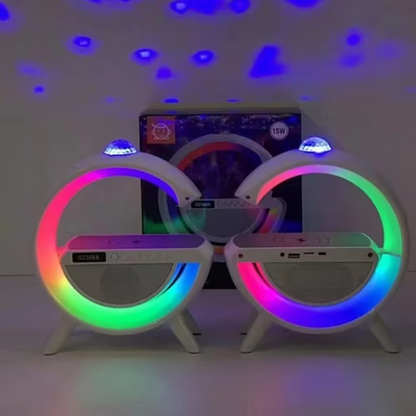 LÁMPARA PARLANTE 4 EN 1 - CARGADOR INALÁMBRICO, PARLANTE, RADIO Y LUCES RGB